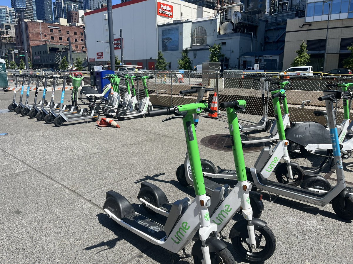 EHDDSeattle's tweet photo. @Qagggy @WaterfrontSEA How about this situation - Lime scooters littering the public space. https://t.co/GUNe0p96fn