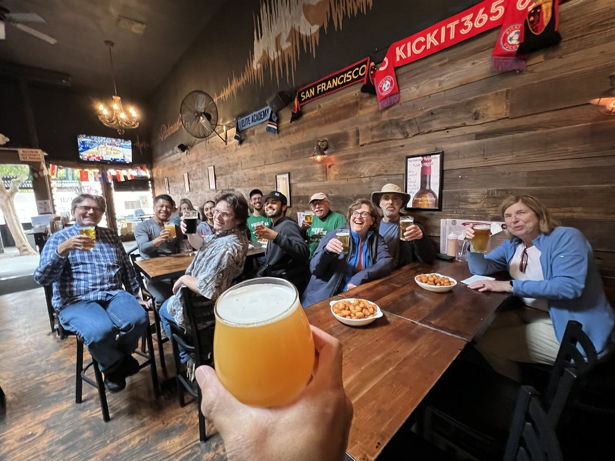 RefuseRefuseSF's tweet photo. Cheers to clean streets!

Another successful Clement Street Happy Hour Cleanup in the books and another 16 bags of trash removed.

Delicious beers at Richmond Republic and great conversation had afterwards. Drinks always taste better after a cleanup!

#keepsfclean #refuserefuse https://t.co/jxiXpPz1mb