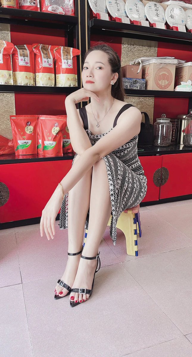 深圳42岁蕙质兰心的茶叶店老板娘丽姐 https://t.co/Fx9AimZM1q