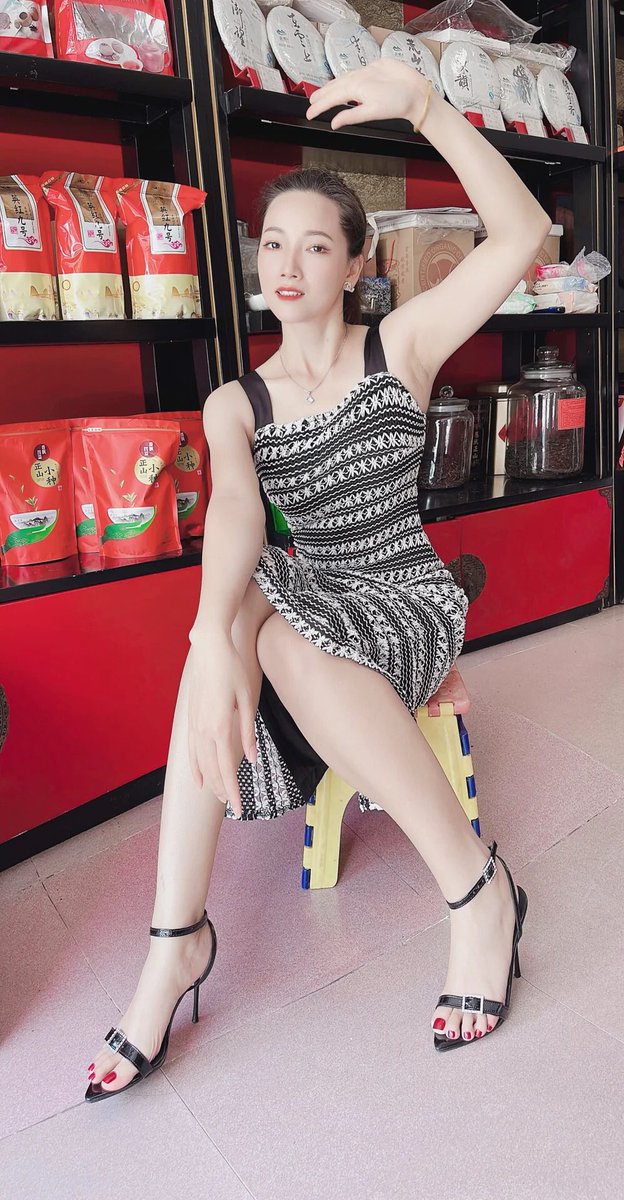 深圳42岁蕙质兰心的茶叶店老板娘丽姐 https://t.co/Fx9AimZM1q