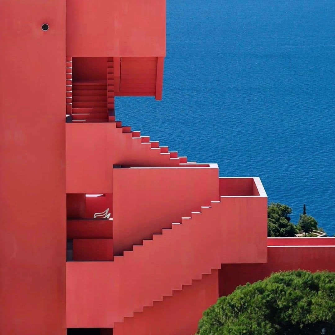 Gabrieeeel_G's tweet photo. A Sample of Architecture....
Geometric composition for innovative housing layout
The Red Wall Apartments Complex [La Muralla Roja]
Calpe, Spain
#LoveArchitecture https://t.co/wy4bBDcSLO