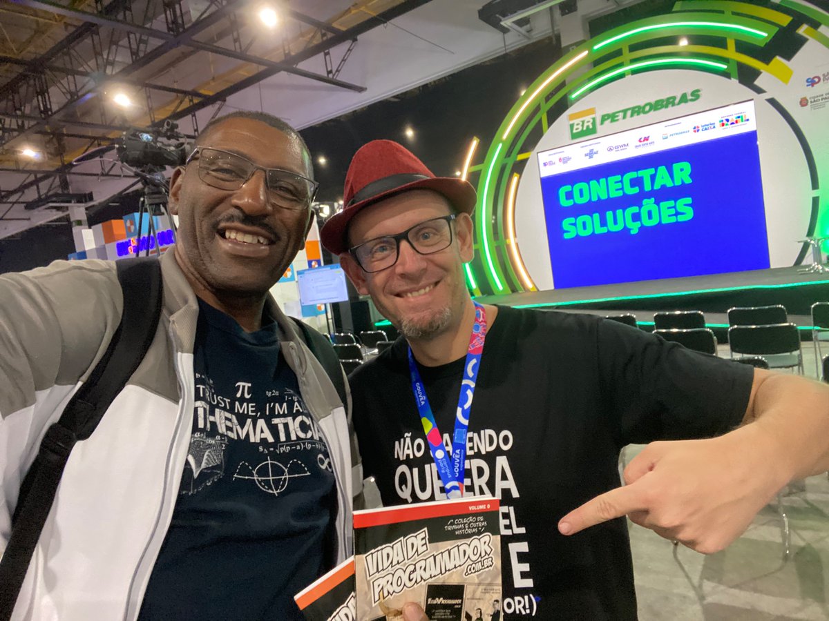 hmsmorpheus's tweet photo. Um ilustre encontro com o @ProgramadorREAL do #vidadeprogramador! #campusparty2024 https://t.co/dCGRcTiHgB