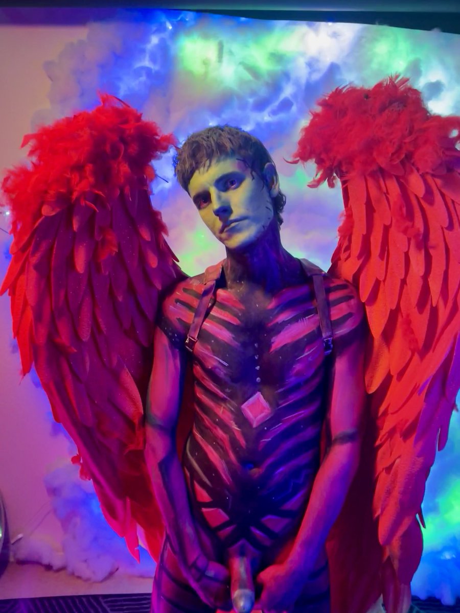 bodyartbrandon's tweet photo. Matthew has modeled for me, on and off, for the last decade. Here is a shot of him wearing fabulously red wings https://t.co/NdjsicW35A