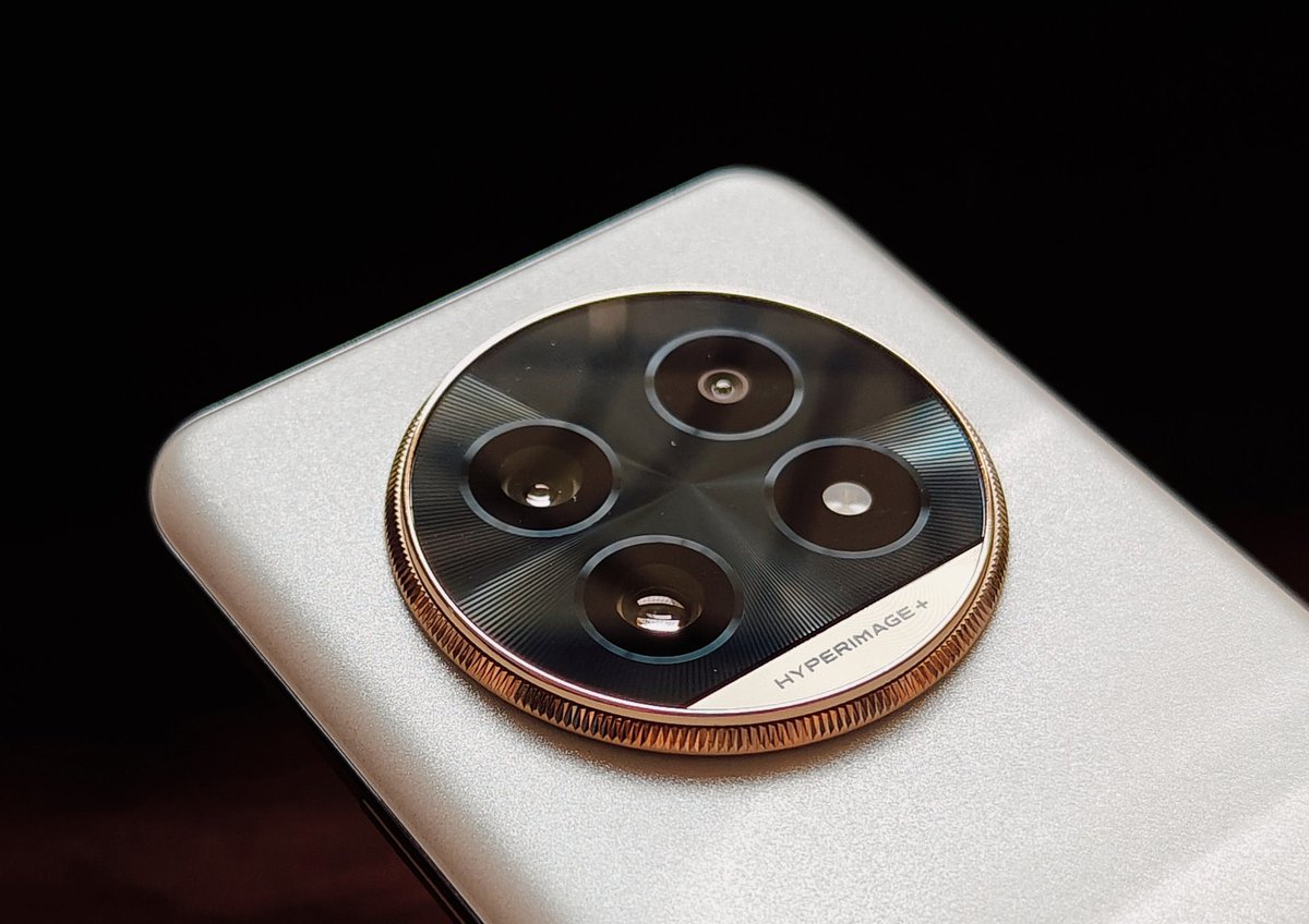 DaTechPro1's tweet photo. Realme 13 Pro+
Monet Gold color. Looking so premium.
.
Camera focused smartphone with glass back…
Launching in India🇮🇳 this month
#realme13ProPlus #realme13ProSeries5G #smartphone #upcomingsmartphone https://t.co/W338DslDNV