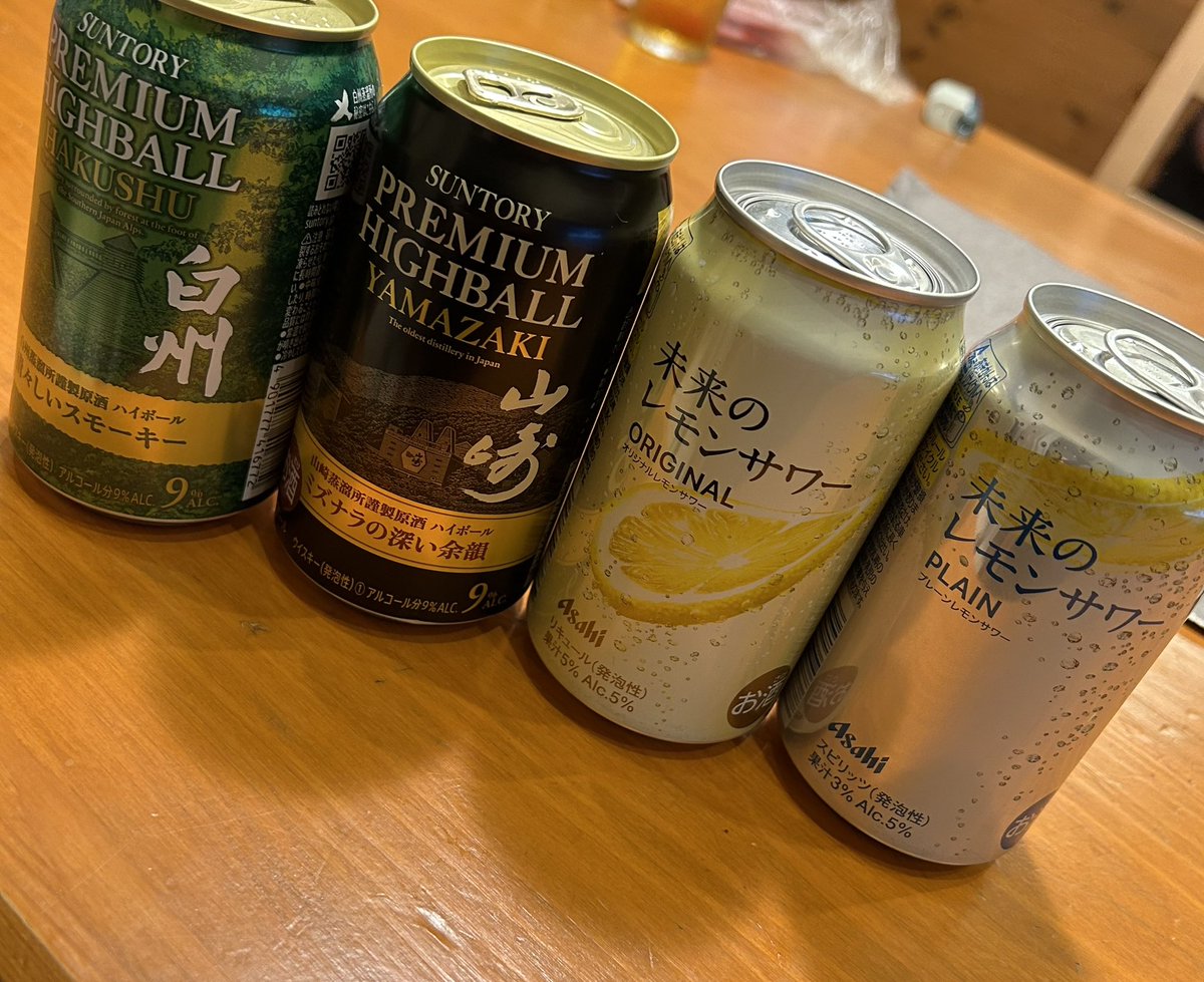sobaryuzan's tweet photo. そば竜山です
お土産でもらった山崎と白州のハイボールに未来のレモンサワー
どれも飲んでみたかったやつだ！
今夜が楽しみ♪

さて、連休初日はまずまずの天気！
本日も11時よりゆったり営業いたします

#そば竜山 #手打ちそば #そば #山形グルメ #ランチ #摩周そば #週末 #連休 #山崎ハイボール https://t.co/IR1qXeq8al