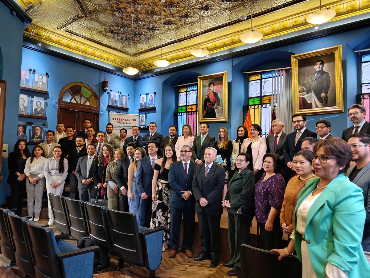 CorteAzuay's tweet photo. La Dra. Julia Elena Vázquez agradeció la presencia del Ex-Presidente de la @CorteNacional @ivansaquicela  @alevallejoba #PabloValverde Ex-Presidentes de @CorteAzuay Jueces,Juezas #ErnestoRobalino @CanarCJ @mauriciobarros2 @andresval23 @x_bermudez_l juristas. https://t.co/KiBi9nqOT0