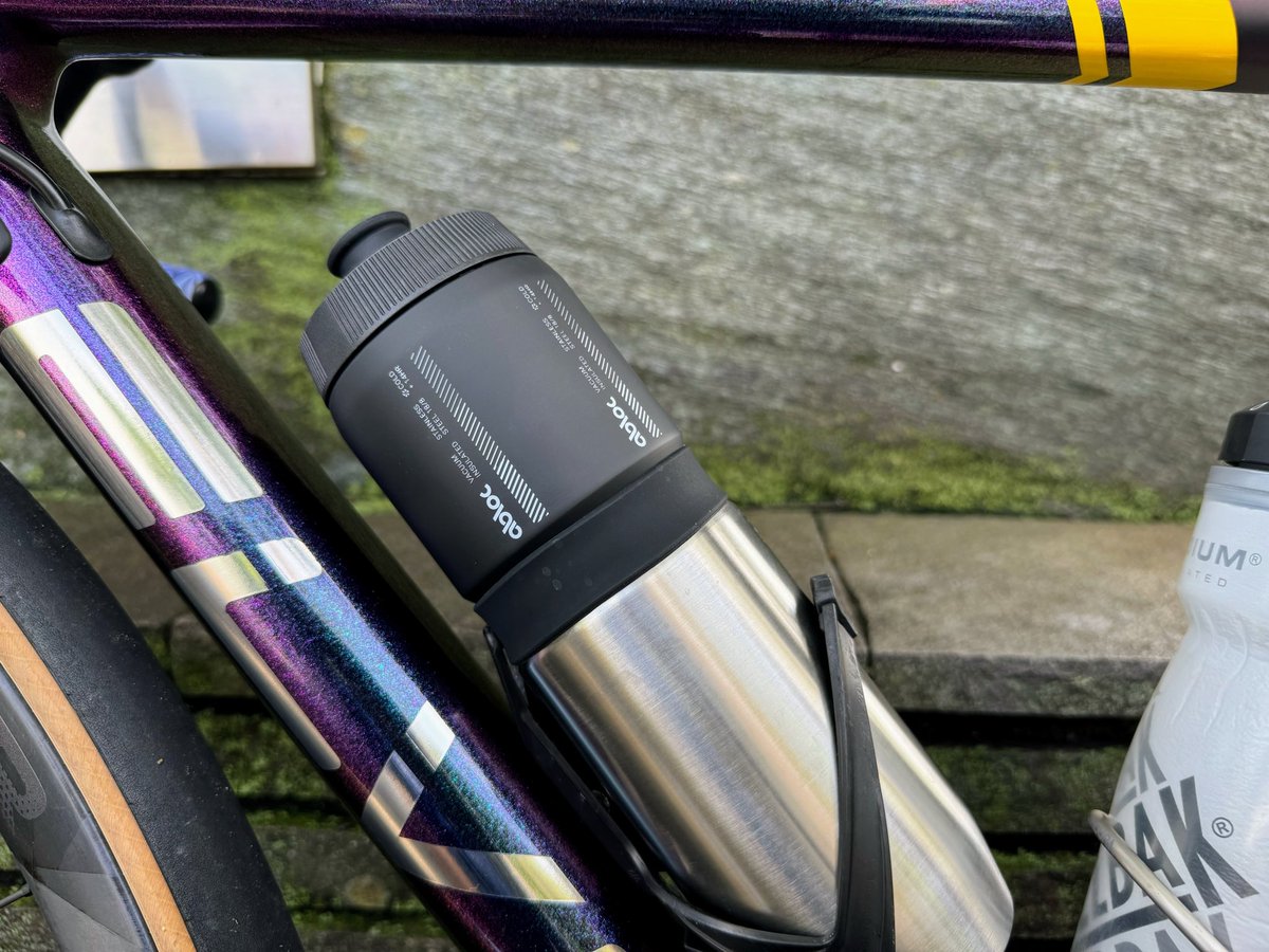 tacfv100's tweet photo. マイニューギア…
冷え冷えボトル & 格安タイヤ
#elvesbike #iRc #abloc https://t.co/pQFuomHVz2