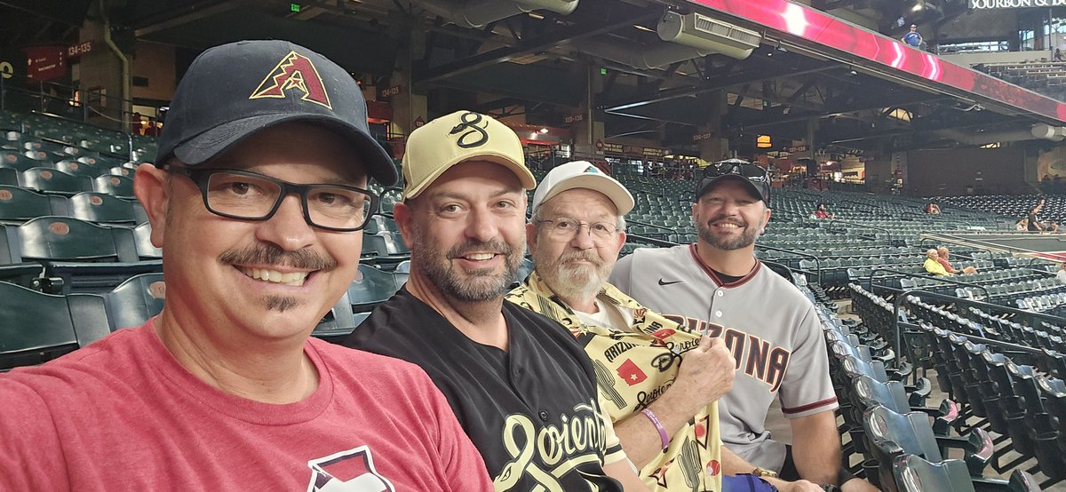 VonWrinkle's tweet photo. #dbacks #whatafan https://t.co/TPMRla4yQb