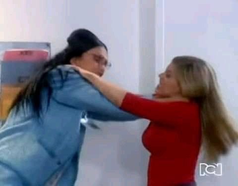 calleblr's tweet photo. Al primer Colombiano y Venezolano que vea el domingo con una hpta camisa de Argentina le voy es tirando machete https://t.co/haCGvYjhBk