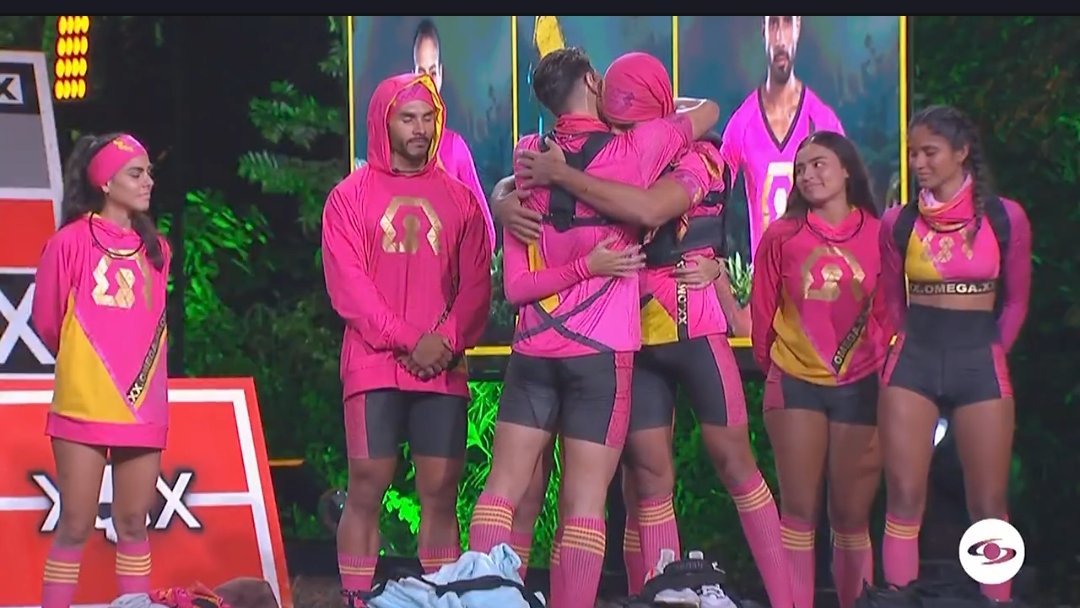 Iamluly_'s tweet photo. Me quema, me lastima... Mis 3 omega💖💖💖

#DesafioTheBox #Desafio20Años #DesafioXX https://t.co/B3usq95p6g