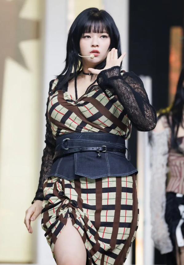 TWICE’s Jeongyeon Faces Criticism Over Recent Appearance — Netizens Come To Her Defense

Netizens have rallied behind TWICE’s Jeongyeon after she faced criticism for her recent appearance at the airport. Photos of Jeongyeon sparked controversy when a netizen disparaged her looks,