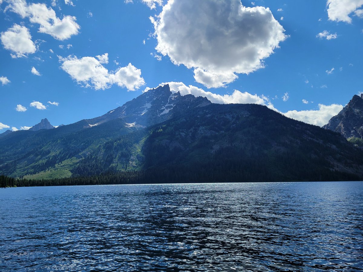 dawsonskillbui1's tweet photo. #WildlyWyoming #Contest @GrandTetonNPS #LakeJenny Boat ride and hike https://t.co/hw61KaUjbz
