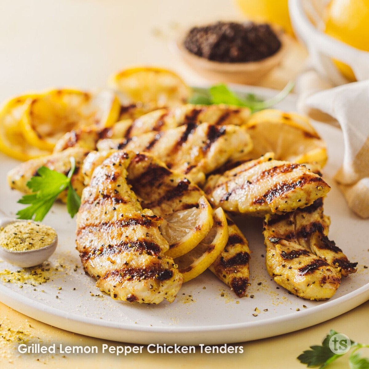 KimRunkle324's tweet photo. Grilled Lemon Pepper Chicken…yum! Let me know if you want the recipe!!!
 https://t.co/JiBrWCkEW4 https://t.co/oDLirdzohp