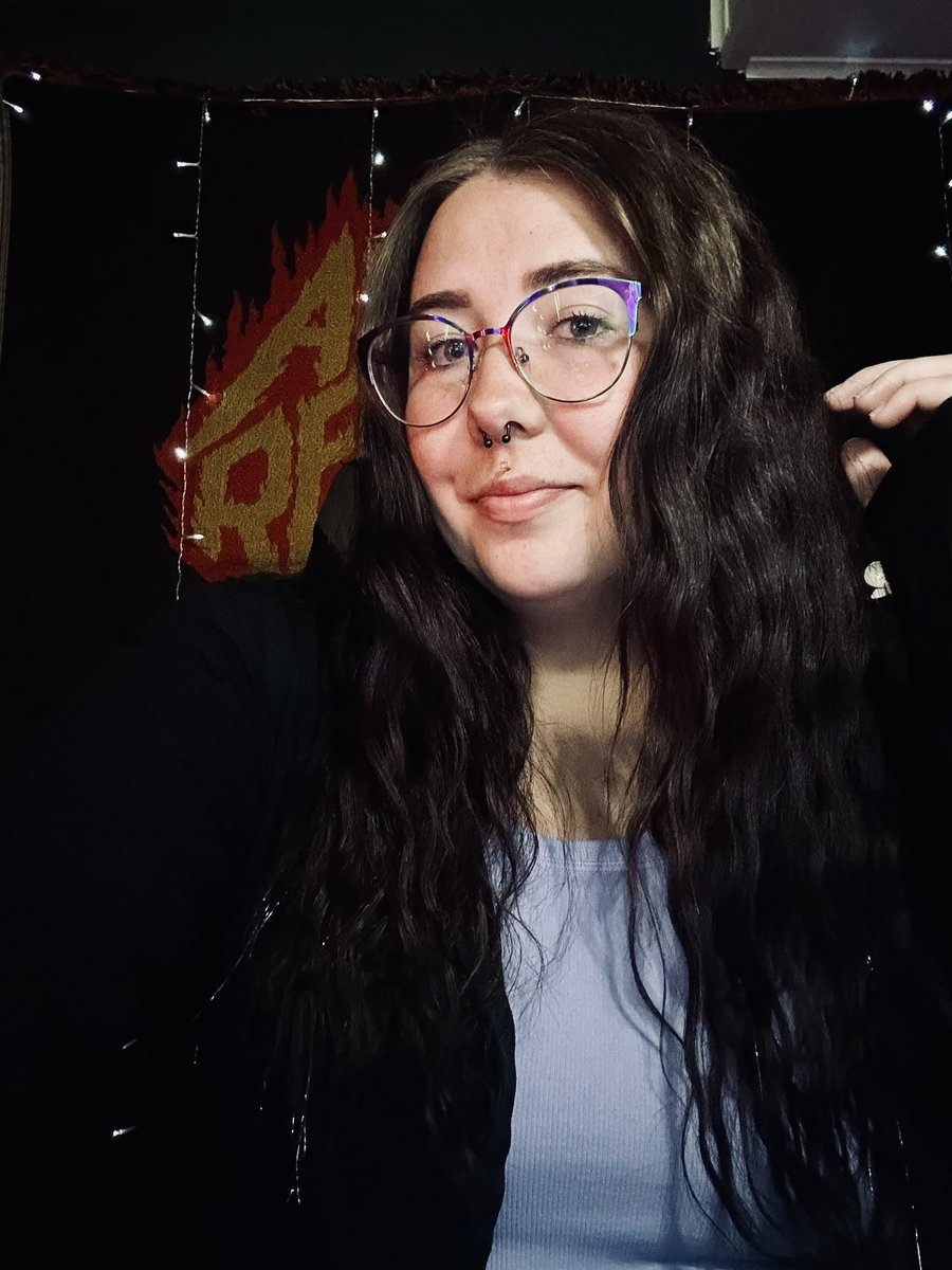 ShadesofBlue_16's tweet photo. Unscheduled Friday night stream 🖤 https://t.co/B4EXTXh5fj