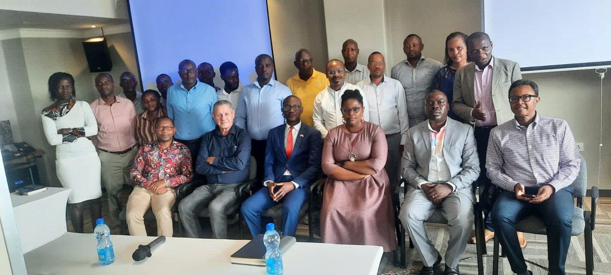 knomsamuel's tweet photo. Full success to the team that will lead our first national RAAB, go ahead! @FredHollows @action_bonne @mspls_bdi @HelpMeSee @cbmswiss @LeviKandeke https://t.co/phRNJ2gSHl