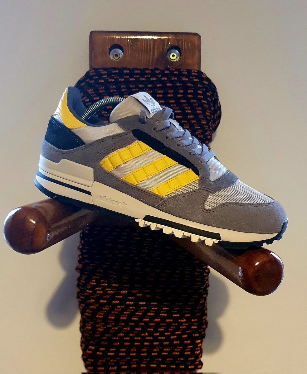ScottRen14_New's tweet photo. Good morning all, I hope everyone is well? Saturday check in with you all and sending positivity your way #ShareYourStripes #AdiFamily #AdidasOriginals #ZX600 /// 💜❤️✊️ https://t.co/SqSo5WTqRf