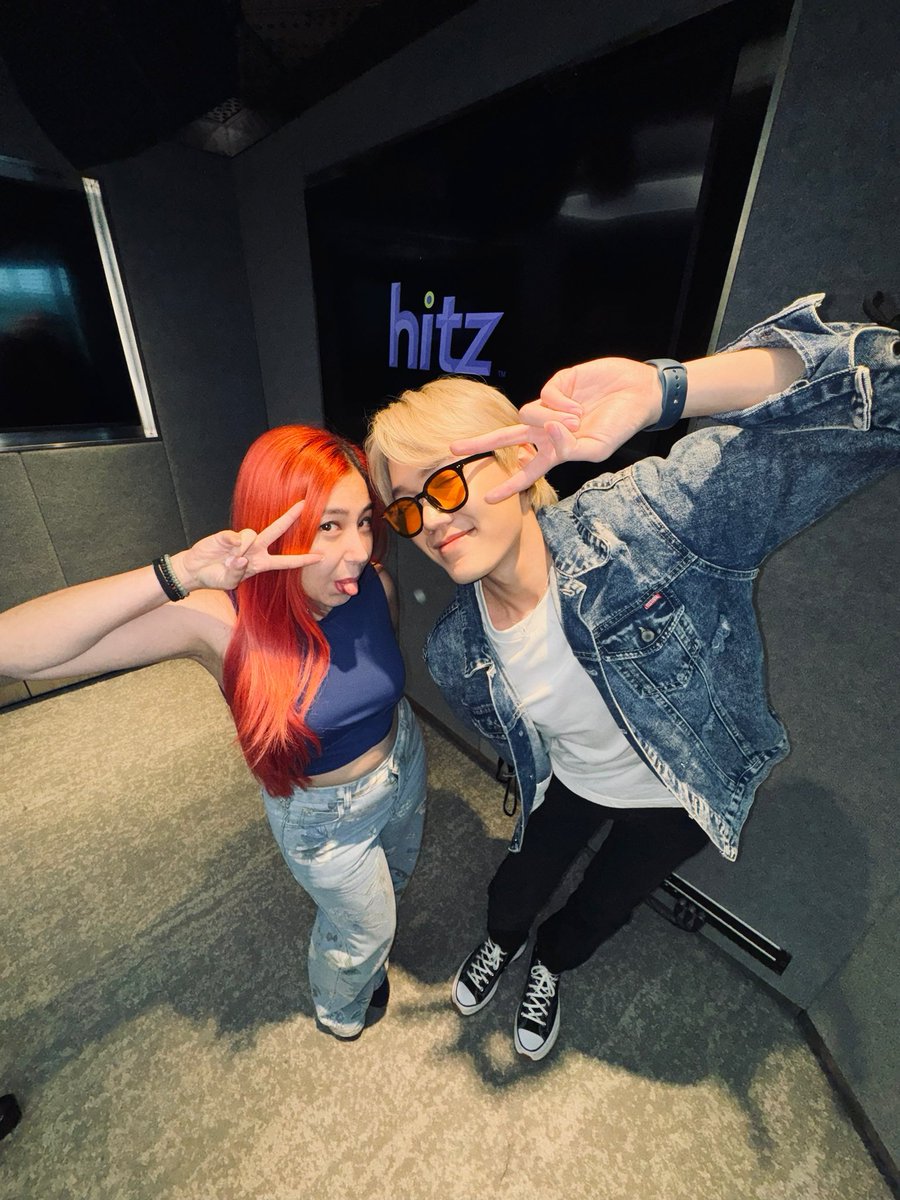 MeerNash's tweet photo. thank you @hitzdotmy @CalistaLeahLiew for havin meee to talk abt #overwhelming :3
finally got to do this with bestie its been a DREAMMMM !!
#overwhelmingMeerNash #MeerNash https://t.co/3aapvBith9