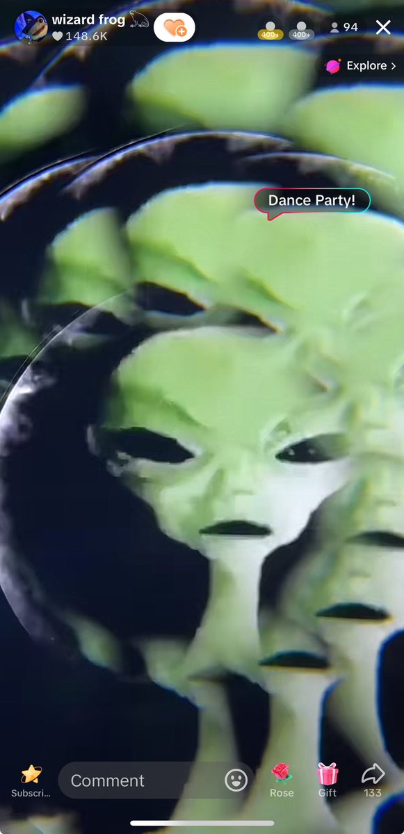 pember_emily's tweet image. I looked away for TWO SECONDS and this was on my screen… THIS is often why I laugh in my apartment by myself! 🤣🤣🤣🤣🤣 👽 👾 #wizardfrog 𓆏