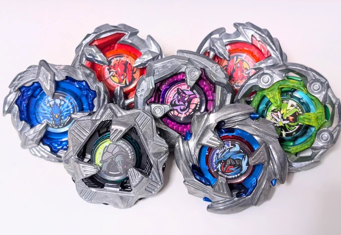 今回のタカラトミー分はユニコーンがダブったけど、レアのブラックシェルと現環境フェニックスウィングとウィザードロッド2機が出たので満足度高い。 