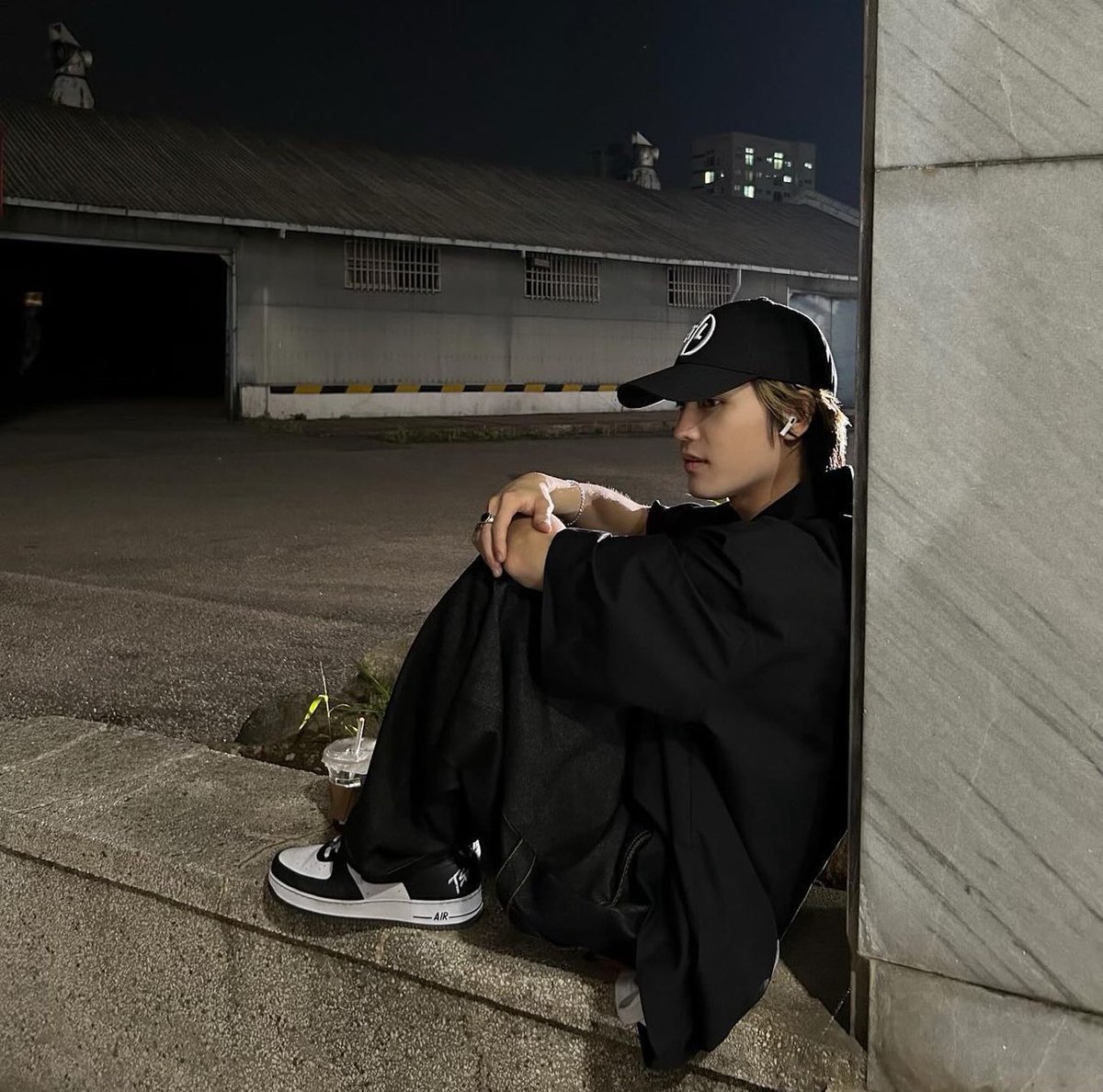 Hourly Taeil tweet media