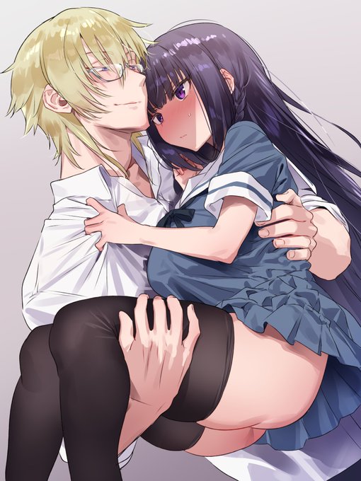 七市先生()にskebでお願いした健全姫抱っこジョシュレイ、体格差も表情も全て最高かつ理想の2人すぎます・・・ジョの手や首から伝わる逞しい体型とレイラのもちむち体型も好きすぎて、本当に嬉しいですありがとうございます・・・筋張った手と太もものコンボ最高・・・ 