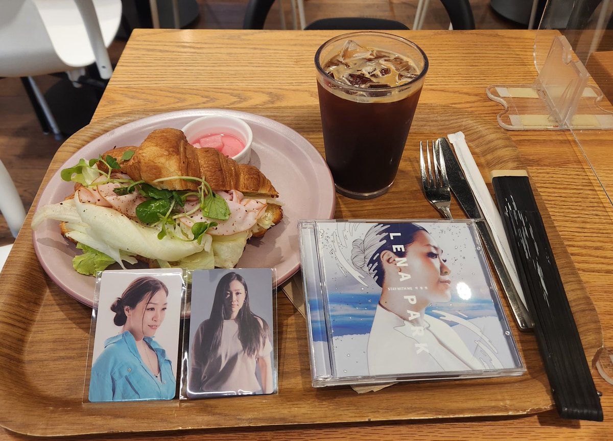 na6004's tweet photo. #박정현 #박정현콘서트
위태로운 이야기!!! 고3 때 진짜 많이 듣고 힘든 마음을 달랬었는데 이번 공연에서 들을수 있어서 너무 좋았다. 
그리고 바람소리 속의 그대가!!! 나 왜 이노래 이제 알았지? 너무 좋았다. https://t.co/D2vrOhf0CL