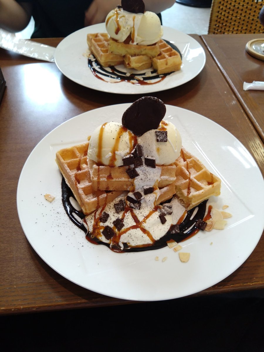 ryokunbe's tweet photo. たま〜にどうしようもなくワッフルが食べたくなる時がある！
あるある？ https://t.co/npTcrSluFi