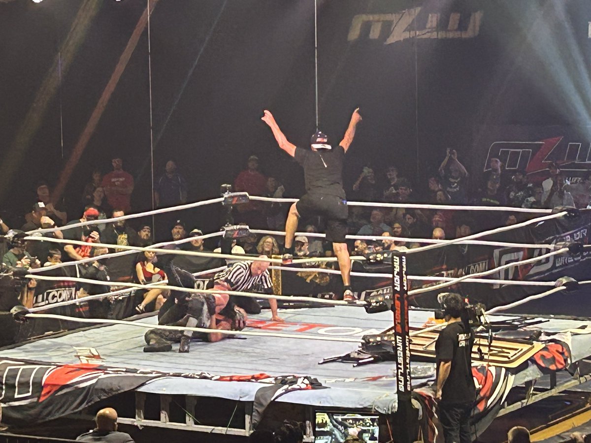 ThomasJJStarr's tweet photo. Crazy match @MLW https://t.co/mlWmusBaaO