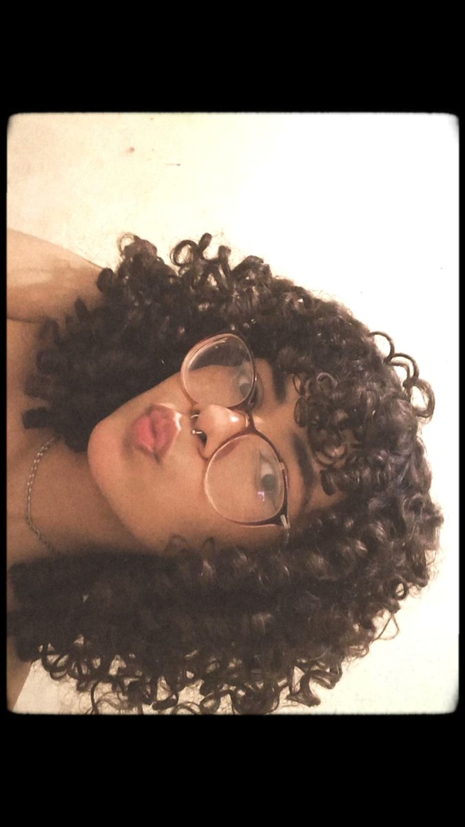 _vaanda0's tweet photo. cabelo de poing poing https://t.co/aQYmowqM3t