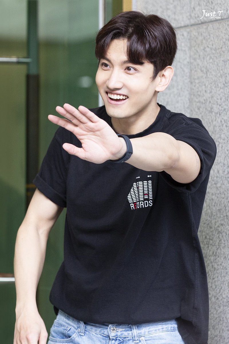 240519 벤자민 버튼 퇴근길
#동방신기 #최강창민 #changmin #チャンミン <a href="/TVXQ/">TVXQ!</a>