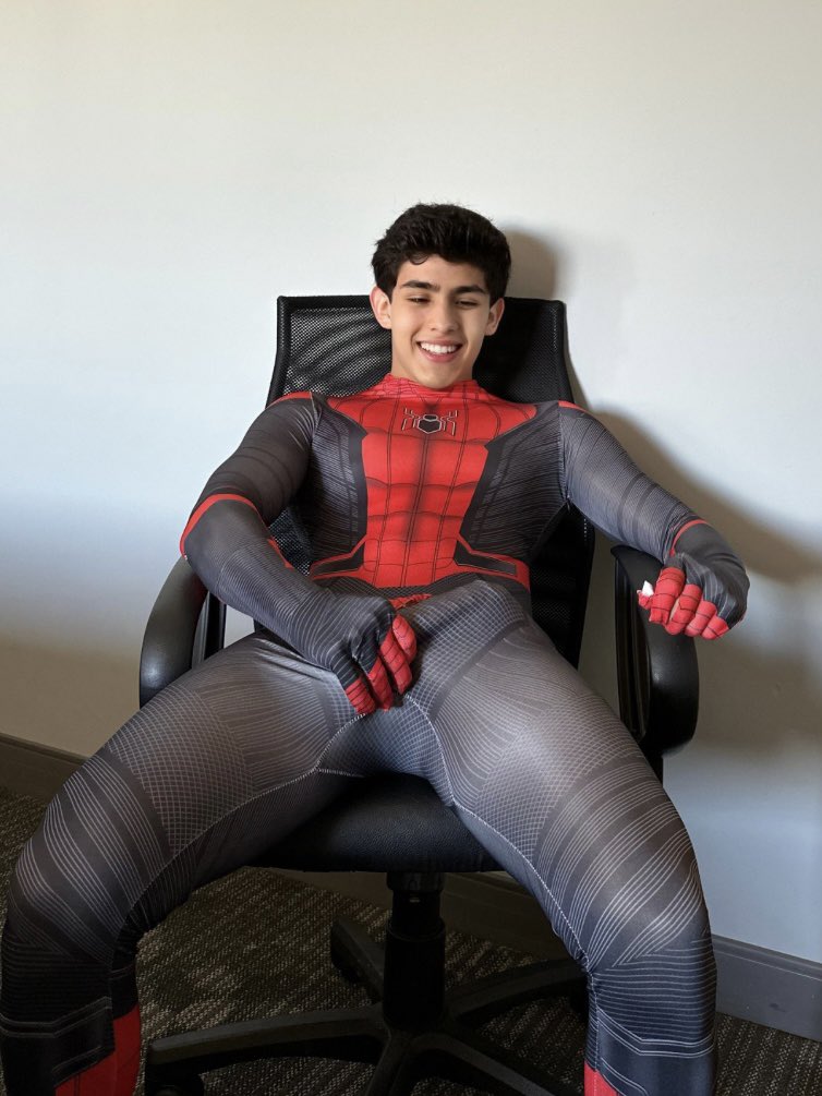 Billiemn1's tweet photo. Would you eat my spider web or my spider ass ? https://t.co/Cb8LFMMh9V