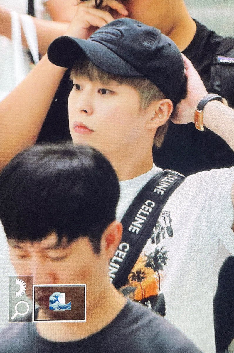 Ace_BBH's tweet photo. OMG XIUMIN CUT HIS HAIR AJJSJSJ https://t.co/PvL9egLyMR