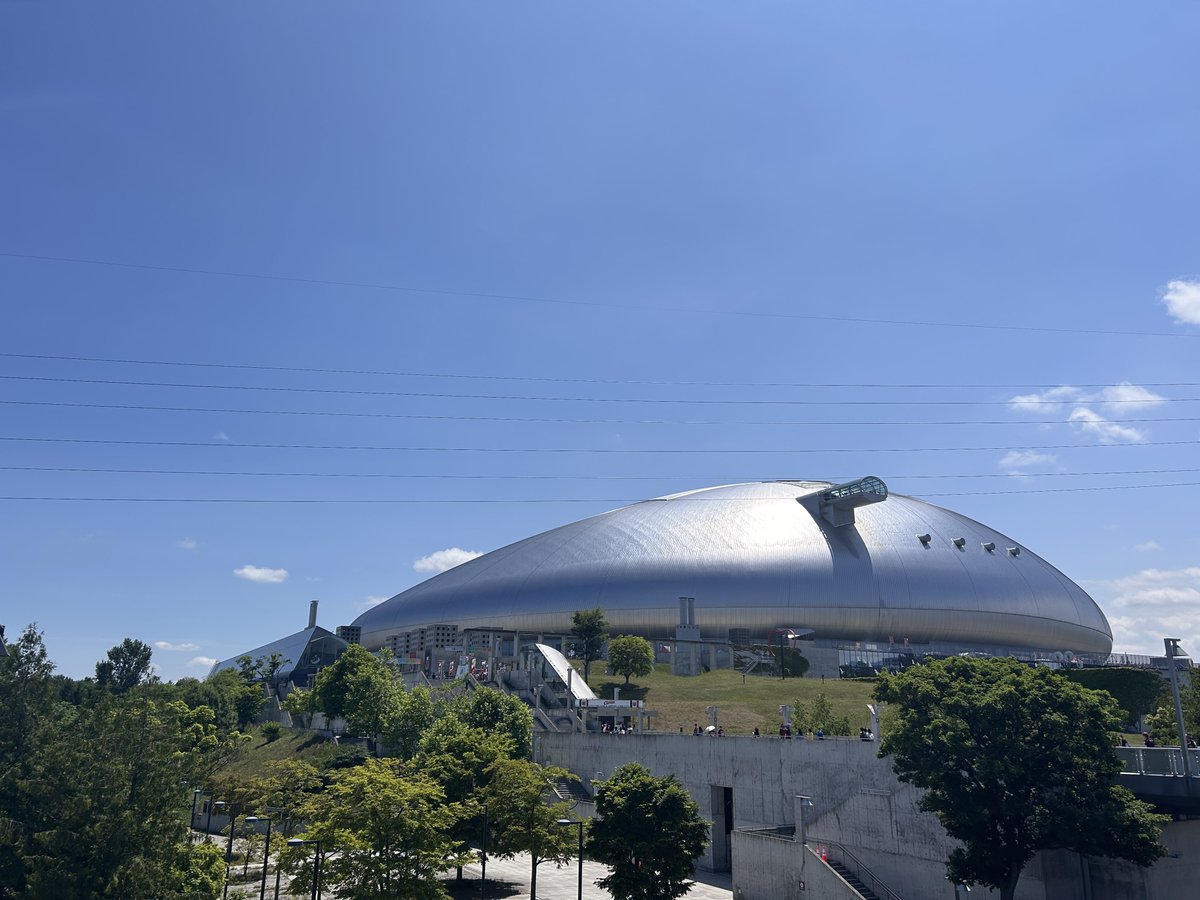 metabo1284822's tweet photo. 札幌ドームとうちゃこ🏟️
外国人にはスターウォーズのミレニアム・ファルコン号に見えるってホント?(笑)
#star_wars
#Millennium_Falcon
#SapporoDOME
#consadole #コンサドーレ #J1残留 https://t.co/RkDgyizTnc