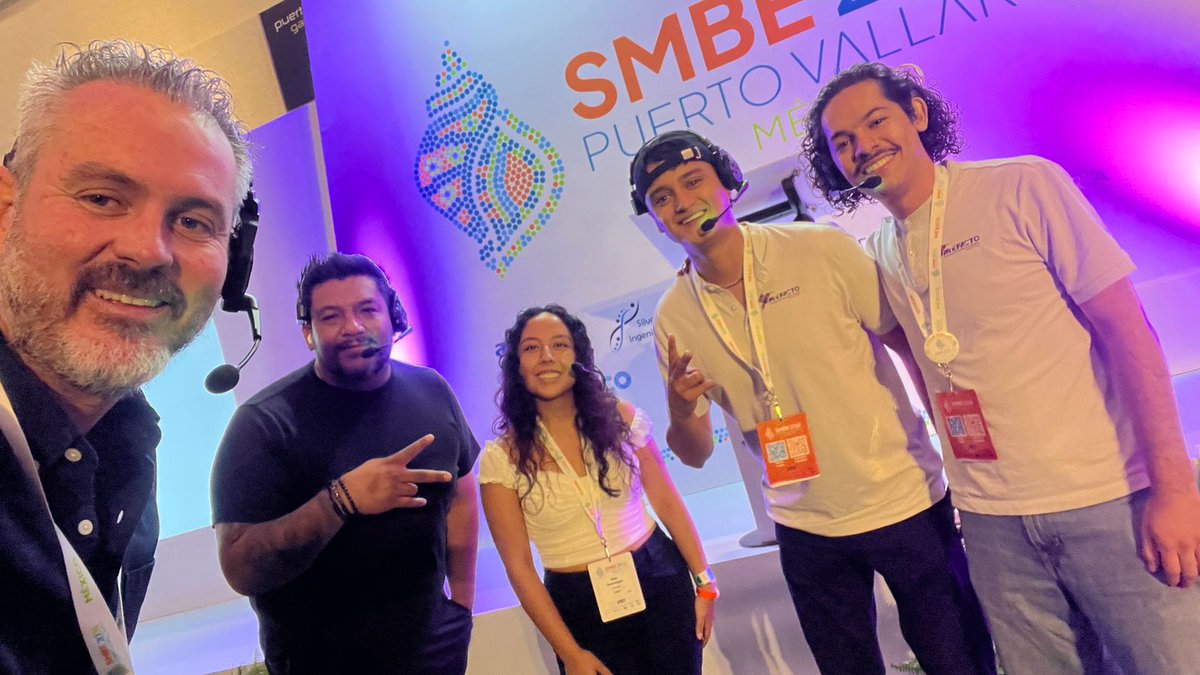 fegarca77's tweet photo. What an amazing experience attending #SMBE2024 with my lab. 💕✨🧬💀 I saw so many interesting posters and symposiums, and also had a lot of fun volunteering.🎉  Congrats and thanks to everyone!!! ✨❤️ https://t.co/GPkoahQxt1