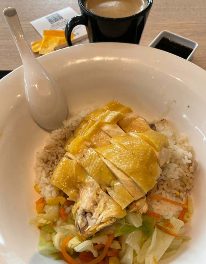 久しぶりに美味しいものをお送りします。今日のランチはプレーンチキンです。 😋