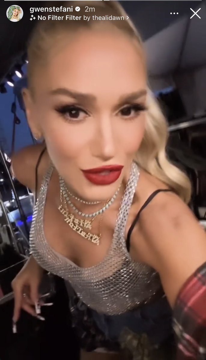 Happy Friday to us!!! So happy pretty girl is with her cowboy!

Thank u, <a href="/gwenstefani/">Gwen Stefani</a> for sharing your pretty face!