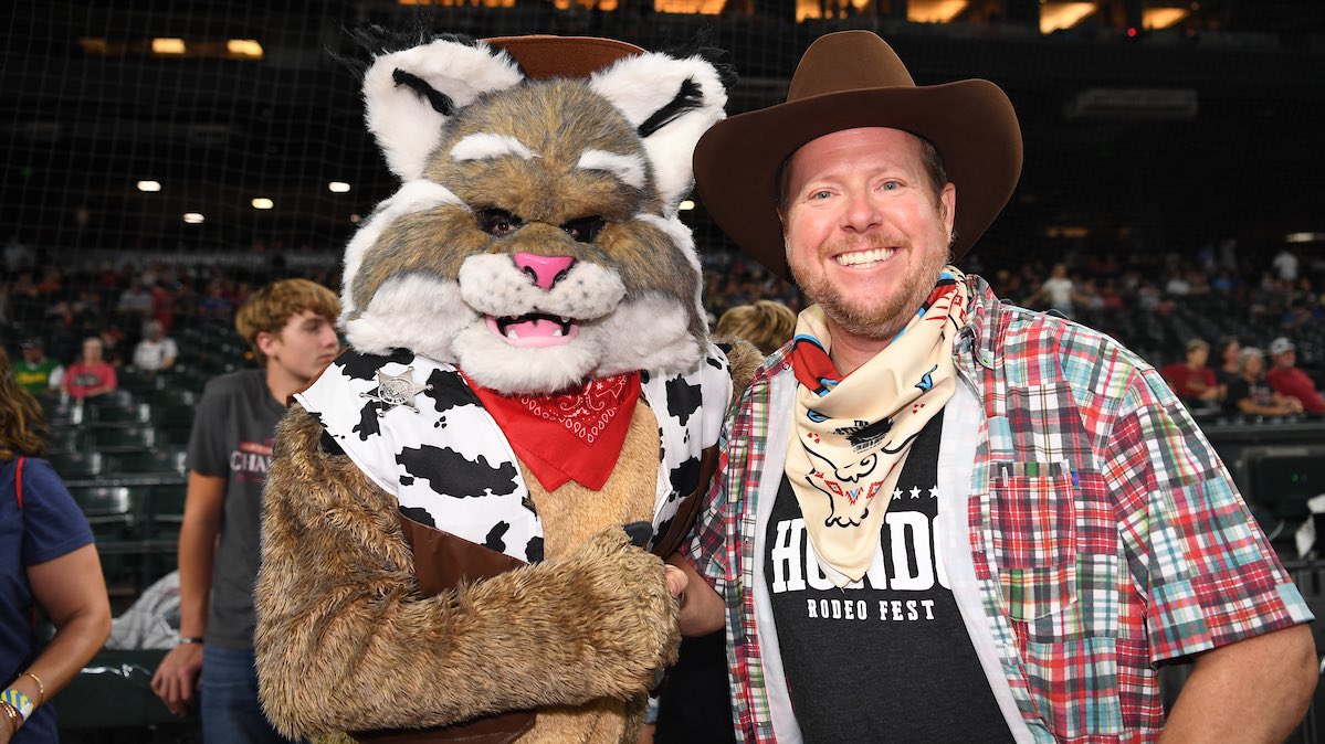 Howdy! It’s country night at Chase Field tonight. Hope to see all y’all here this weekend. Yee-Haw!! 🤠