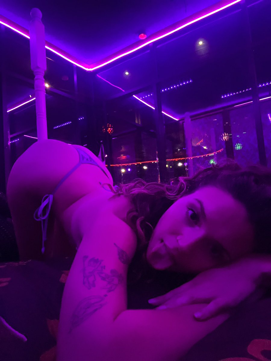 femdomsammy222's tweet photo. Nunca olvides quien manda 😌 https://t.co/pNZhmPjk9n