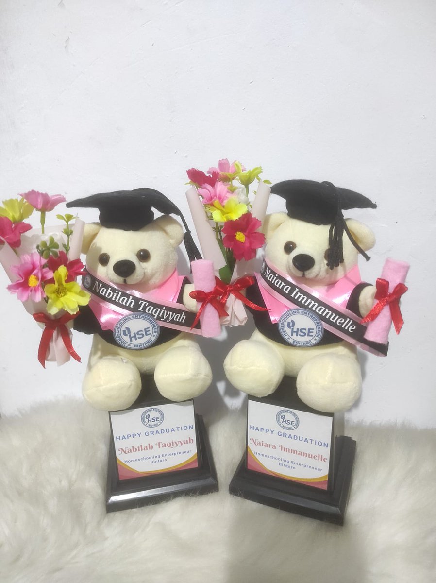 OurstuffID's tweet image. Selalu ada mentari baru, setiap pagi. Selalu ada kesempatan baru, setiap hari".

Produk lucu,unik dan murah ada di ourstuffindonesia☺️

informasi &amp;amp; konsultasi klik link di bio ya☺️
#fypシ゚viral #bonekawisuda #bonekalucu #graduation2024 #fyp #hadiahwisuda #momenspesial