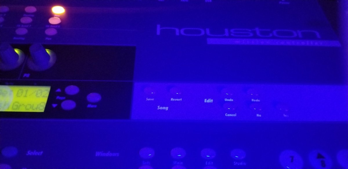 DigibeatsMusic's tweet photo. If I were a @SteinbergMedia product person, I would make the case to bring back a 2024 version of the Houston Controller. Even in C13, this thing is still a beast! https://t.co/uSeo6ezUbU