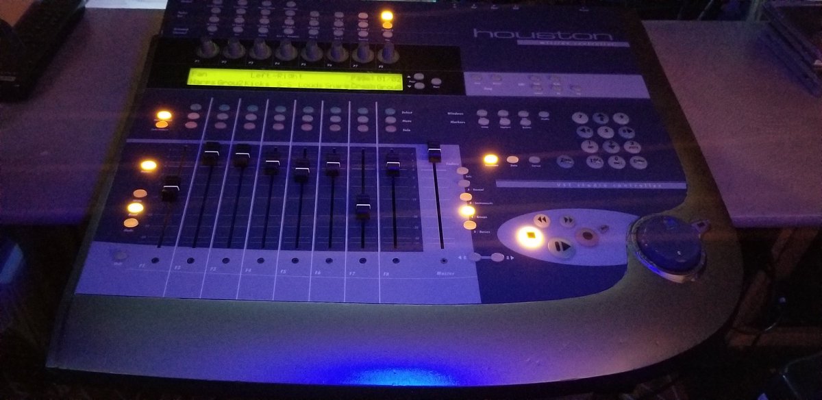 DigibeatsMusic's tweet photo. If I were a @SteinbergMedia product person, I would make the case to bring back a 2024 version of the Houston Controller. Even in C13, this thing is still a beast! https://t.co/uSeo6ezUbU