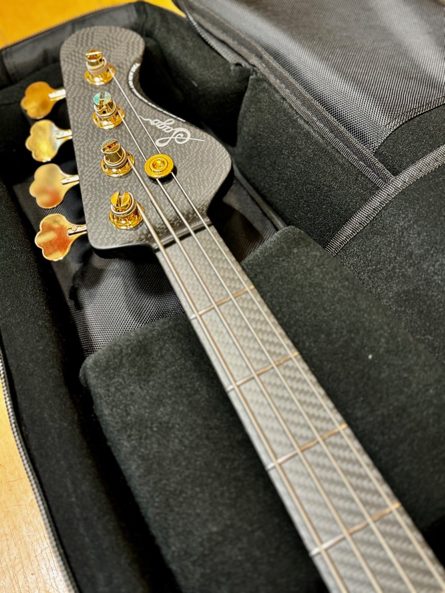 bassstation_akb's tweet photo. メッチャ良い…

#Sago
#ClassicStyleJ4
#JapaneseCarbonNeck
#ActiveCircuit
#DarkGreen
#ThinLacquer
#GoldHardware

お問い合わせは下記まで。
revole_bass@ikebe.co.jp
03-3862-0069 https://t.co/fkmmbqEWzE