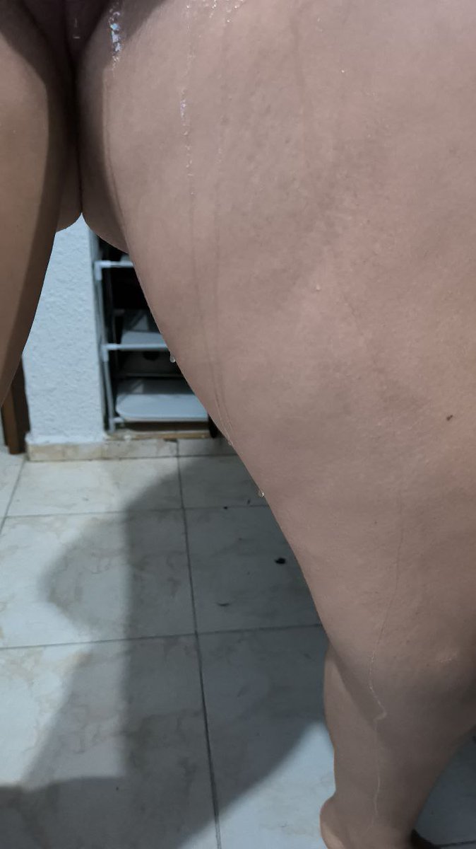 mishiavilaof's tweet photo. Estoy chorreando porque me vengas a meter la verga duro y salvaje, que me hagas gritar como una puta y que nos oigan todos como me haces venir a chorros papi 🥵🥵 https://t.co/T9N7FjtV7O