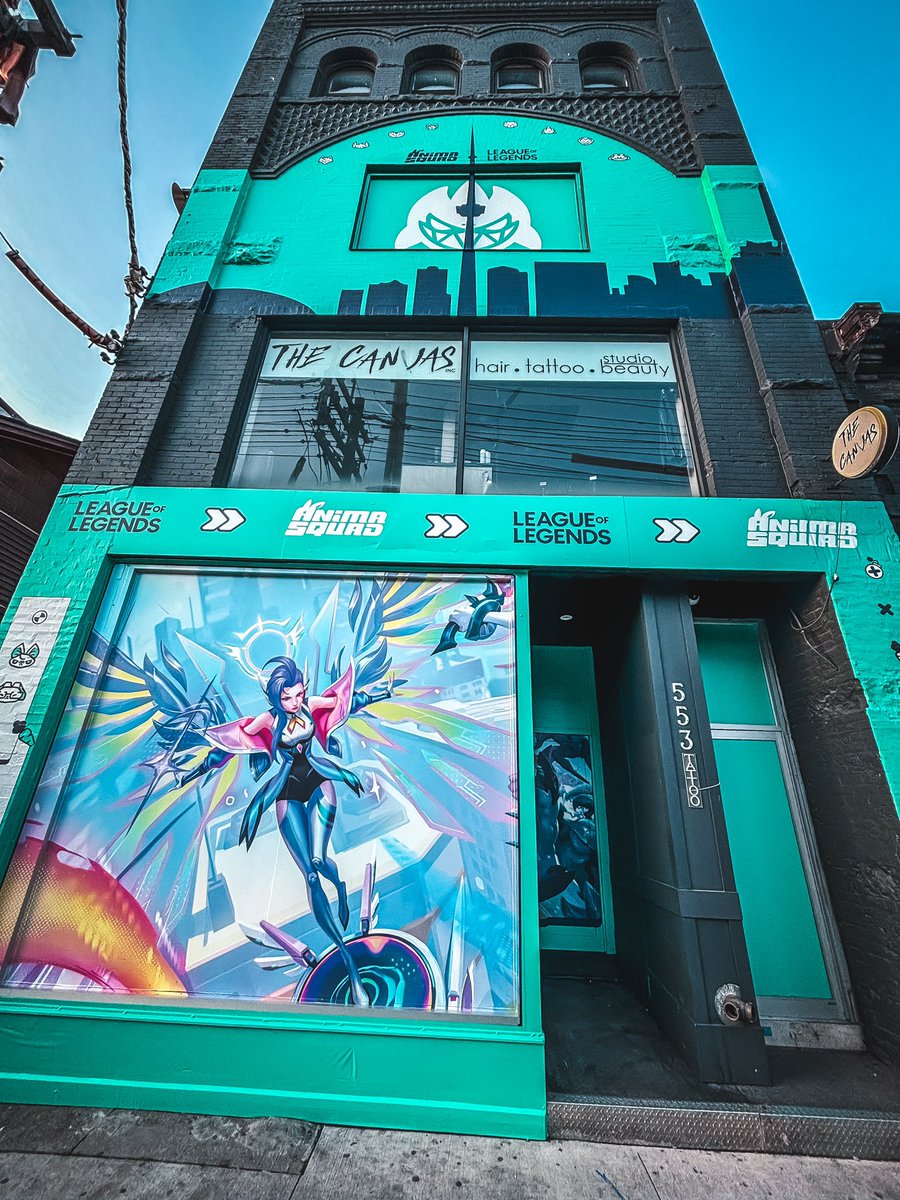 studiojstratus's tweet photo. First time designing a building wrap! I love how it turned out. if you’re based in Toronto you should come through! #animasquad #Toronto https://t.co/uIooD9VD9E