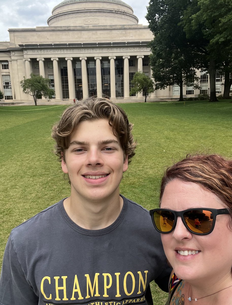 PrestonDallek's tweet photo. Great tour and loved competing at @MITFootball today! Learned a lot from @CoachGazlay at Linebacker, and thank @bbubna @Coach_Brennan for hosting such a valuable opportunity! https://t.co/fv46ptgju4