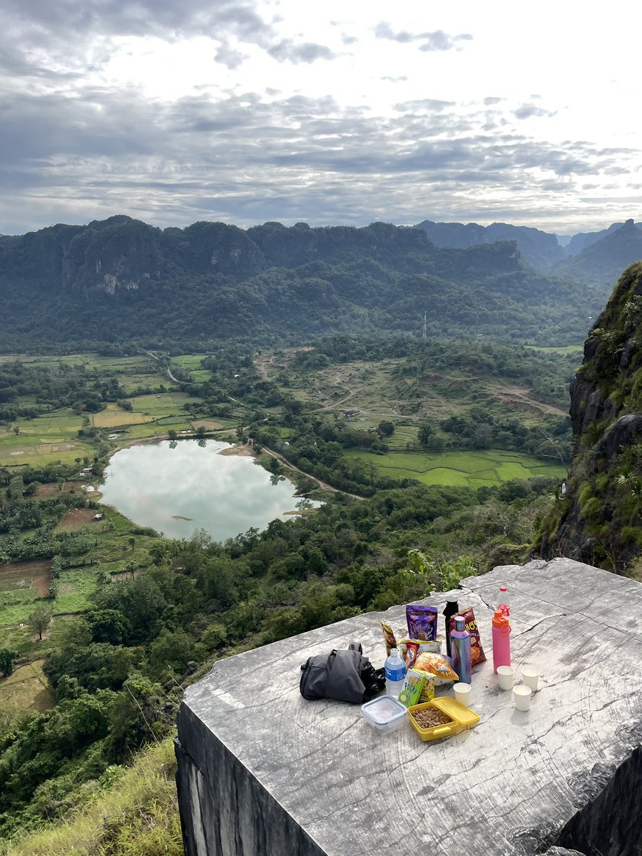 asyraf_acha's tweet photo. Finally back to the #Nature 
Doing small hiking with friends this weekend #Makassar https://t.co/VkU3r69nmw