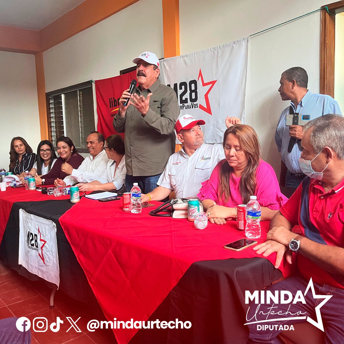 mindaurtecho's tweet photo. Hoy en Juticalpa, los colectivos de la Rosa Luisa y el Barrio la Hoya, reafirmaron su apoyo incondicional a nuestro candidato Victor Moreno, a los siete diputados del M28 por Olancho y a la próxima presidenta Rixi Moncada en su juramentación. 

¡Hasta La Victoria Siempre! ✊🏼 https://t.co/czXsPSD0km