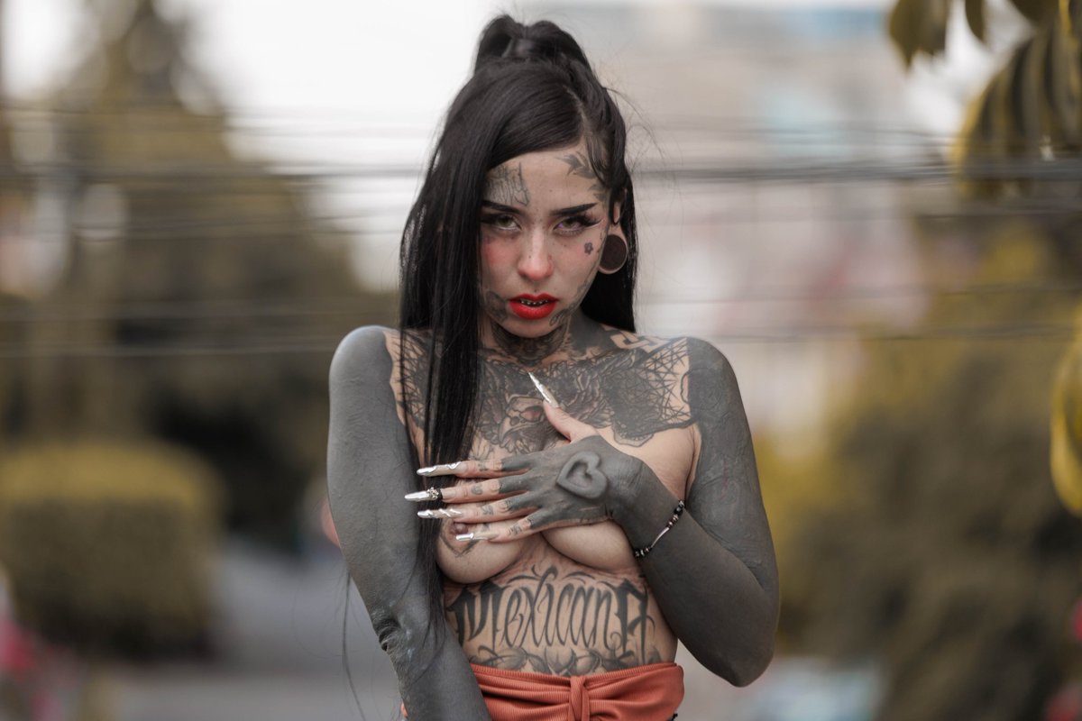 🖤
#inkmodel #tattoos