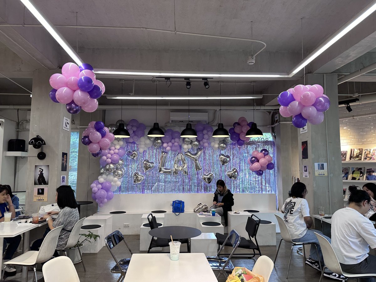 OnlyFor_YIXING's tweet photo. Come and join us today at Cafe 408!!!
@WarnerMusicPH
#LayStepatCafe408
#LAY_STEPbySTEP
#LAYs_STEP
#LayZhang #ZhangYixing
@layzhang @lay_studio https://t.co/DpE9kGwnw7