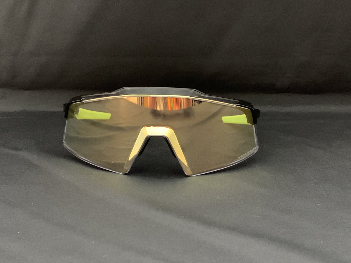 info42648043's tweet photo. 100percent
AEROCRAFT NEW COLOR入荷‼️

【AERO CRAFT】
Gloss Metallic Black
(Gold Mirror Photochromic Lens) 

#すみれスポーツ #100%サングラス#100percent #sportperformance #suglasses #スポーツサングラス #mlb #aerocraft #エアロクラフト #32890 https://t.co/rp3CAyU41V